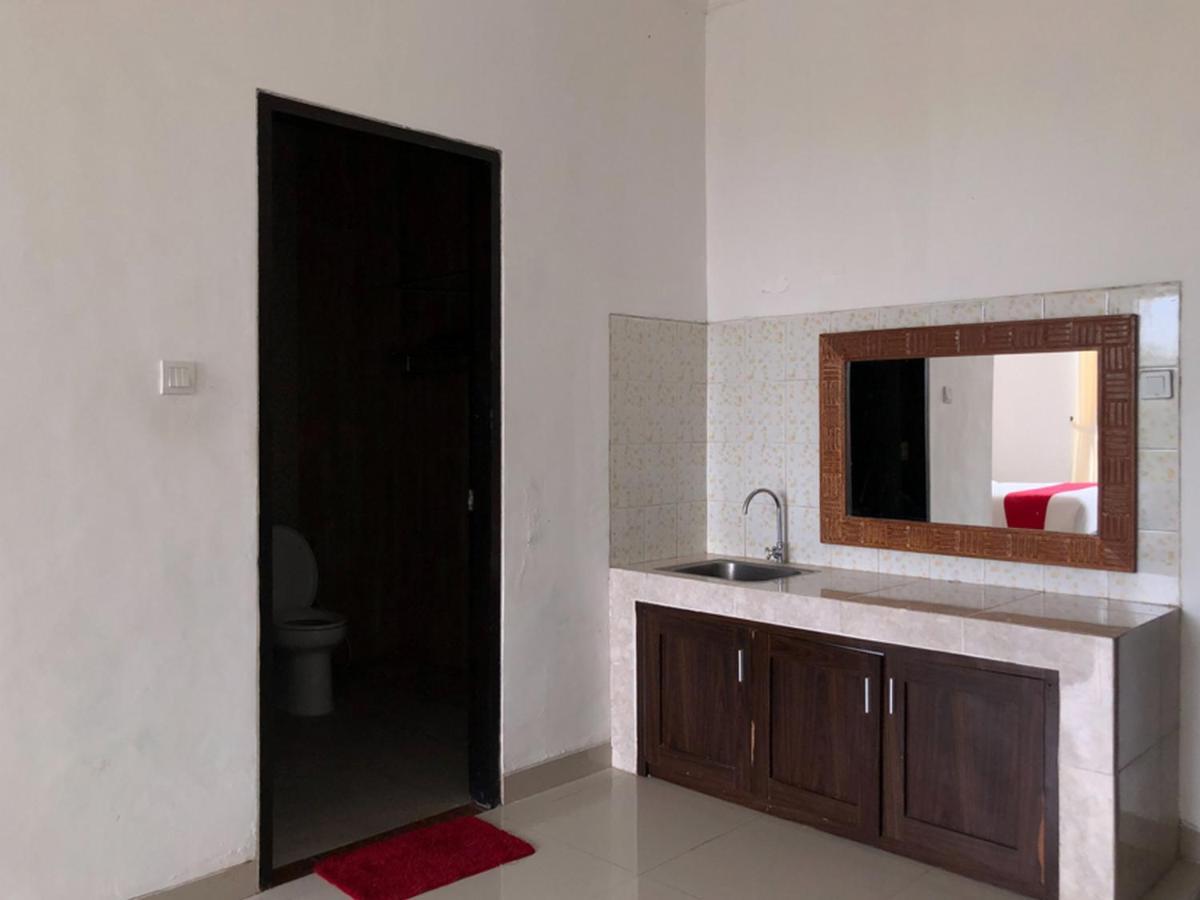 Reddoorz Plus Near Dreamland Beach Jimbaran  Exterior photo